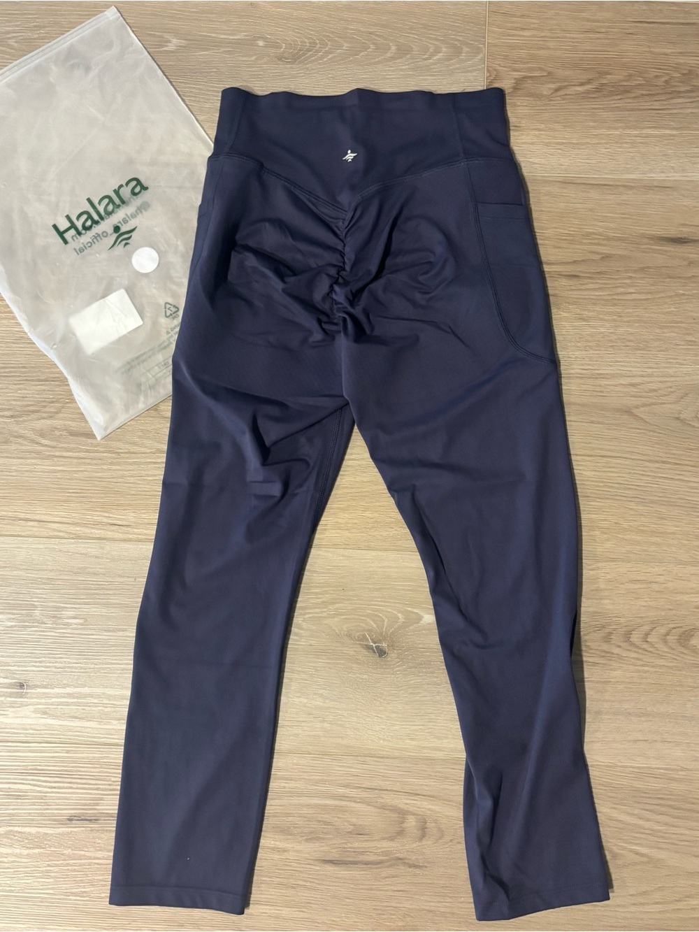 Halara Ultrasculpt Legging Tummy Control Butt Lift Cinch - Navy MSRP $53 - Picture 1 of 3